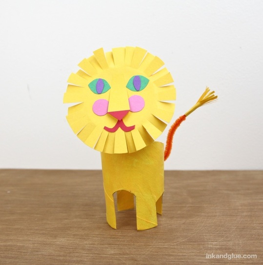 Retro cardboard TP tube lion
